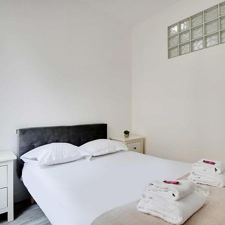 Trois Pieces Au Coeur Du Haut Marais 巴黎 外观 照片