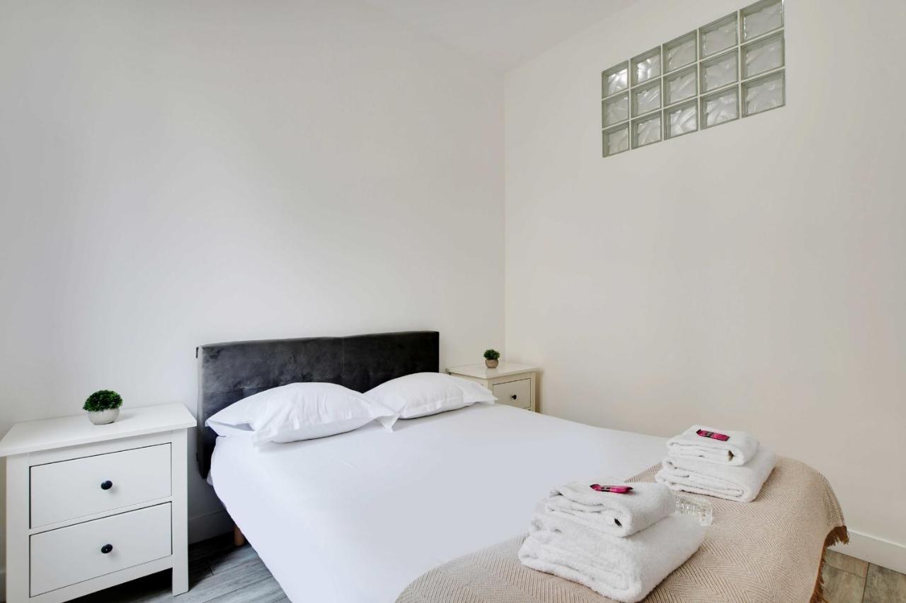 Trois Pieces Au Coeur Du Haut Marais 巴黎 外观 照片